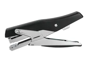 Pince à agrafer q-connect ergonomique 75x25x175mm 25f agrafes 24/6 et 26/6 coloris chromé/noir — Non classé