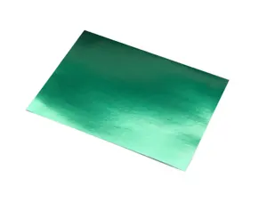Lot de 10 feuilles cartonnées metallisee 500x650mm 225g     coloris vert — Non classé