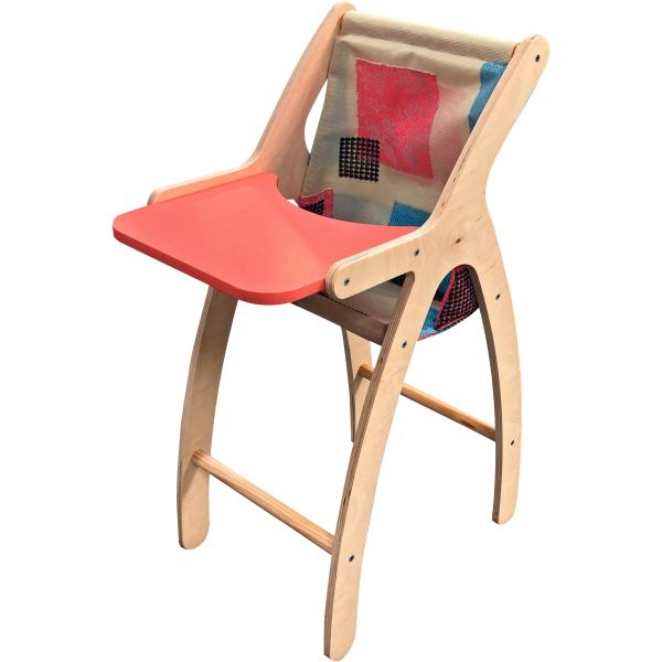 Chaise haute en bois pour poupées — Non classé